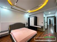 - Nhà 5 tầng thang máy tuyến 2 Trung Lực. 