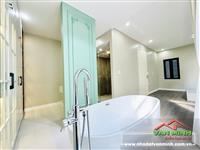 Oto đỗ cửa - full house tại Đông Khê