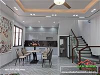 Nhà 69,6m² ngang 8,1m sân cổng rộng rãi. - Nhà mặt ngõ đường Hồ Sen. 