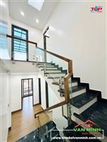 Bán nhà đẹp xây mới phố Chợ Hàng - Hồ Sen, Lê Chân, Hải Phòng