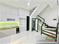 CHÍNH CHỦ  BÁN – NHÀ XÂY MỚI TINH TRUNG TÂM CHỢ HÀNG  🔹 Diện tích: 42m² x 3 tầng – ngang 5,9m, bìa vuông đẹp 🔹 Công năng: 3