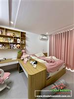 - Bán căn nhà 3 tầng đẹp long lanh gần chợ vĩnh khê , đường Máng Nuớc  - Diện tích : 60m - 110m sử dụng  - Hướng : Đông Bắc -