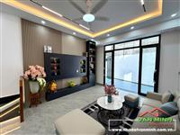 - Nhà ngõ 107 Đình Đông Lê Chân Hải Phòng. - Xây dựng 3 tầng 3 ngủ, phòng thờ, sân phơi. - Ngõ 2 ngoặt tới nhà  - Bìa đỏ GPXD