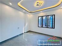 Bán nhà xây mới sân cổng riêng phố Lê Lợi