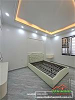 - Bán nhà Hồ Sen sân cổng riêng rộng + full nội thất. 