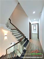 - Nhà 4 tầng Hướng Đông Nam đón gió mát tự nhiên tạo cảm giác thoải mái dễ chịu. 