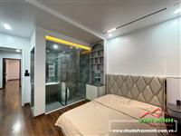 - Nhà 5 tầng thang máy tuyến 2 Trung Lực. 