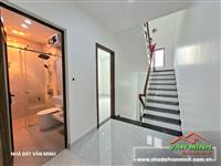 - Bán nhà 4 tầng 66,5m² ngang 5m. Sân cổng khu Chợ Hàng - Hồ Sen - Aeonmall. 