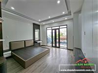 - Bán nhà tuyến 2 Đường Thiên Lôi  Hải Phòng  - Diện tích: 141m² xây 4 tầng. - Sân cổng để ô tô. Sân vườn cây sau nhà Hồ Cá. 