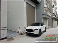 - Bán căn nhà cạnh Hoàng Huy Commerce đường Võ Nguyên Giáp - Aeon Mall. - Ngõ 2 ô tô có sân cổng chung 2 nhà 50m2 rộng rãi. -