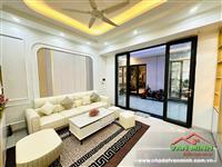 Miếu Hai Xã- ô tô đỗ gần