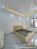 - Bán nhà Hồ Sen sân cổng riêng rộng + full nội thất. 
