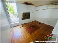 Bán Đất tặng nhà 1,5 tầng sân cổng riêng . mặt ngõ oto đỗ cửa . Lê Lai , Ngô Quyền 