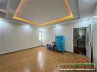 Bán nhà Đoàn Kết lô góc 3 mặt thoáng oto đỗ cửa