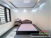 - Nhà ngõ 107 Đình Đông Lê Chân Hải Phòng. - Xây dựng 3 tầng 3 ngủ, phòng thờ, sân phơi. - Ngõ 2 ngoặt tới nhà  - Bìa đỏ GPXD