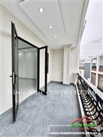 Bán nhà đẹp xây mới ngay sát Aeon Mall - Thiên Lôi - Oto đỗ cửa
