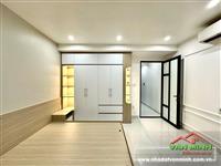- Bán nhà sân cổng ngõ 69 Chợ Con - Hồ Sen  - Diện tích: 59m² xây 4 tầng, 2 mặt thoáng. - Công năng: Phòng khách, bếp, 5 phòn