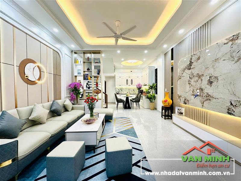 - Bán nhà đường Miếu Hai Xã Lê Chân. 