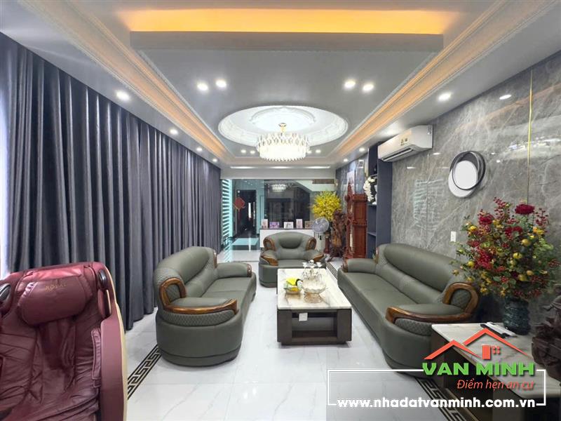 - Bán nhà mặt đường Tuyến 2 Quán Nam Hải Phòng. - Lô góc 5 tầng thang máy.