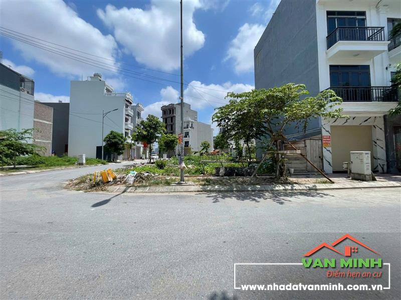 - Đất Tái định cư A51 - Hồ Sen Lô góc duy nhất  