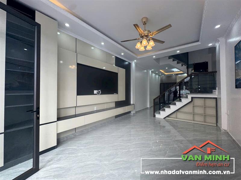 64m2 nhà xây mới độc lập 3,5 tầng ngay ngã 6 Quán Trữ - Ngõ gần 4m