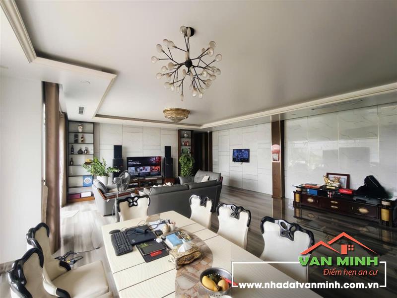 Bán Showroom NGUYỄN VĂN LINH