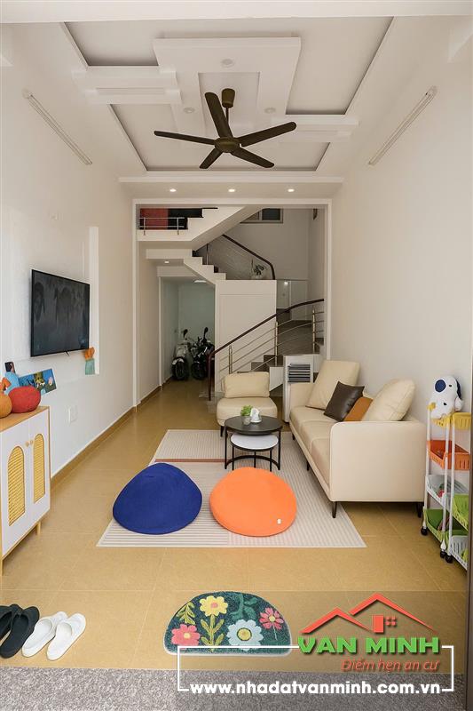 - Bán Nhà Ngô Kim Húc - Vĩnh Tiến - Thiên Lôi Aeon  - Nhà mặt ngõ 4m. ÔTô đỗ cửa.  -