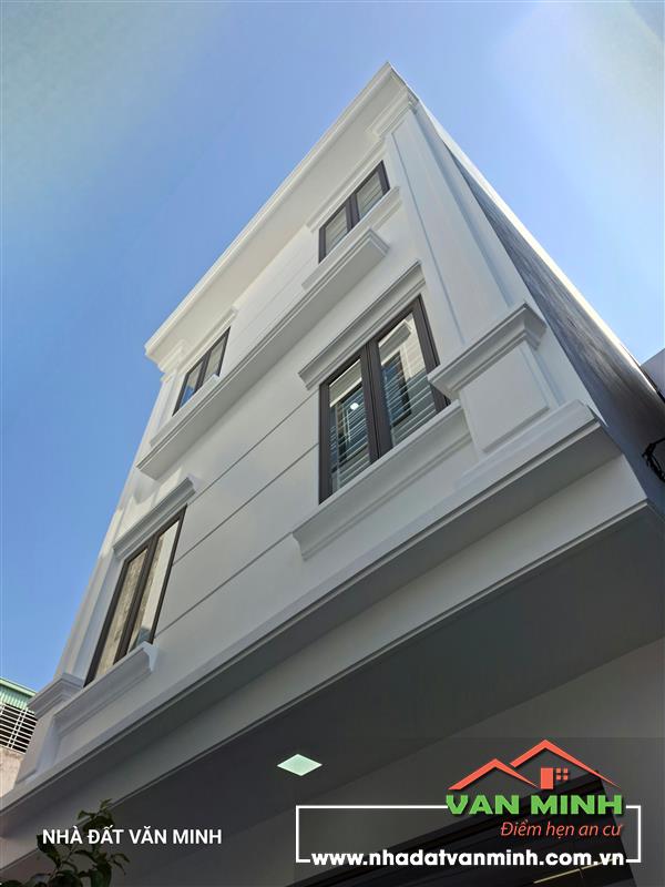 - Bán nhà đường Thiên Lôi xây 1 căn.