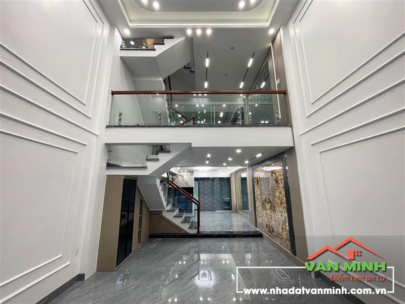 - Nhà 5 tầng xây mới mặt ngõ 6m tại Ngô Gia Tự 