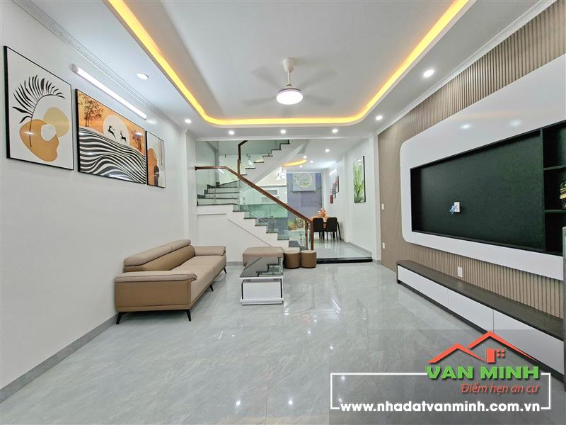 - Siêu phẩm sân cổng 65m2 ngang 4,6m Khu Thiên Lôi  - Ô tô đỗ cách nhà 20m 24/24 tiện di chuyển. 