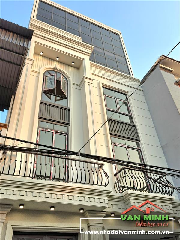 Nhà 81m² ngang 6,5m xây 5 tầng Thang máy Đường Nguyễn Cộng Hòa. - Tầng 1: Gara ôtô  - Tầng 2 phòng ngủ khép kín  - Tầng 3: 3 