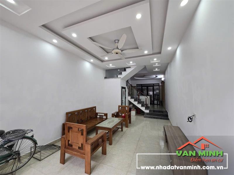 Bán Nhà gốc dân xây chắc chắn mặt ngõ Trại Lẻ ô tô cách nhà 10m 