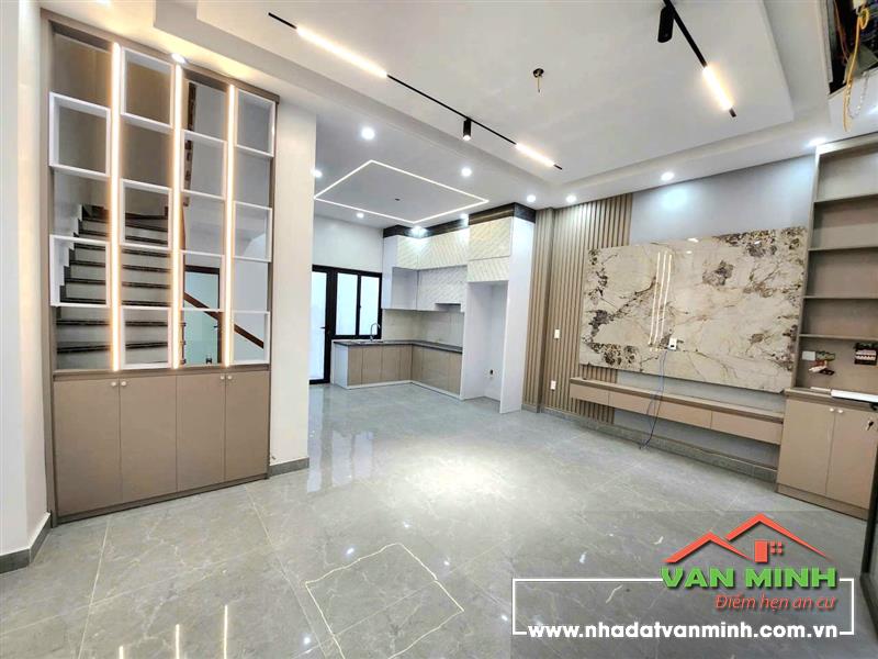 - NHÀ 4 TẦNG – LÔ GÓC – NGANG 6M – RỘNG THOÁNG ĐƯỜNG HỒ SEN LÊ CHÂN. - 77m² | Mặt ngang ~6m - Công năng: Khách - Bếp -  Phòng