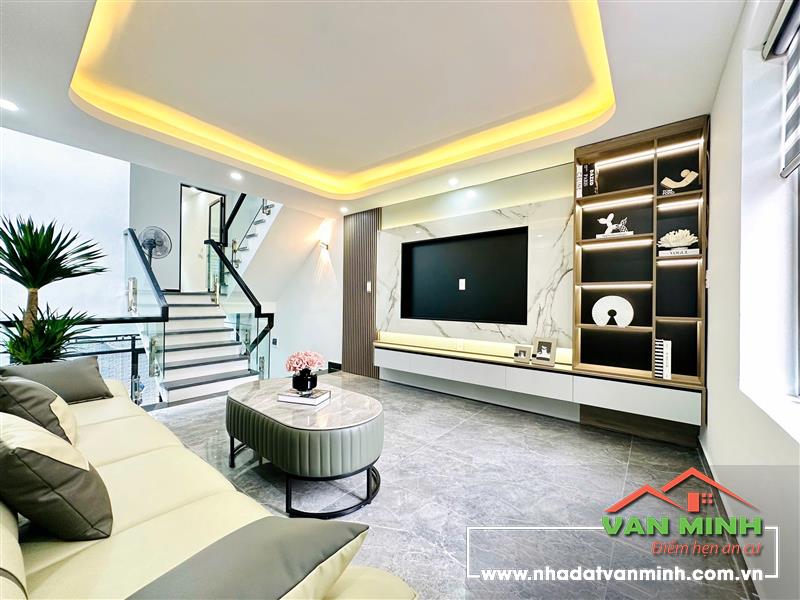 - Vị Trí Nhà Bán Khu THIÊN LÔI - AONE - ĐƯỜNG ĐỒNG THIỆN. - Dt: 46m + 8m sân riêng  - 3,5 tầng mái bằng, sân cổng rộng gần 3m