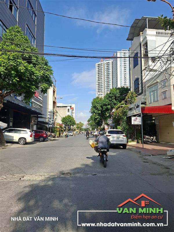 - Lô đất 100m² ngang 5m dài 20m cạnh Aeon maill  Hải Phòng. - Trục ngang gara phúc anh đi vào 50m. Đường phân lô thông thoáng