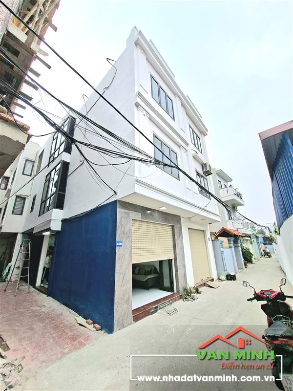 - Lô góc 2 mặt thoáng mát Thiên Lôi Vĩnh Niệm. - Nhà 40m² xây 3 tầng. - Hướng Đông Nam và Tây Nam. - Phòng khách, ăn, 3 ngủ, 