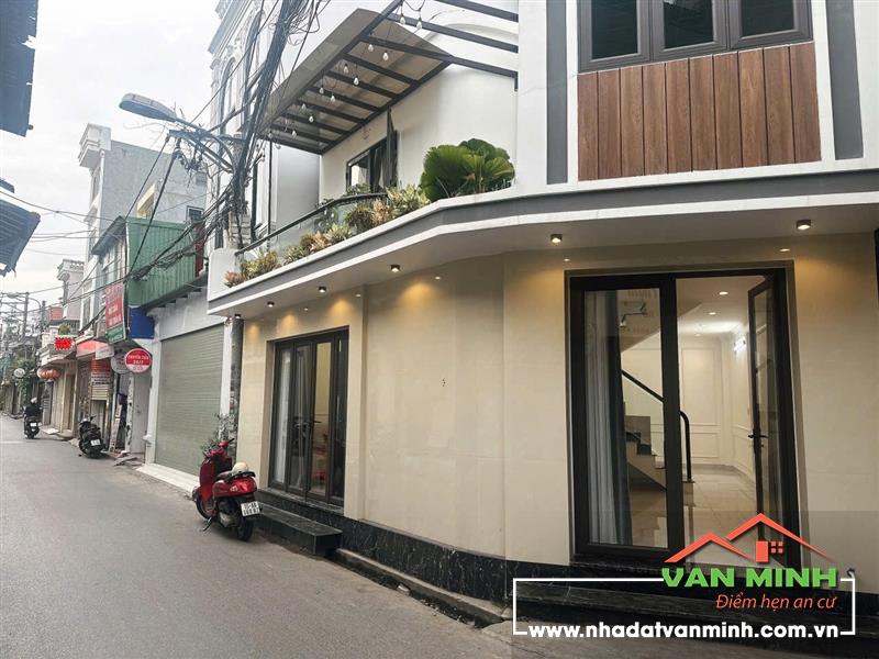 Mặt đường Nguyễn Tường Loan