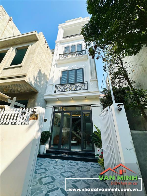 Nhà đẹp sân cổng Thiên Lôi