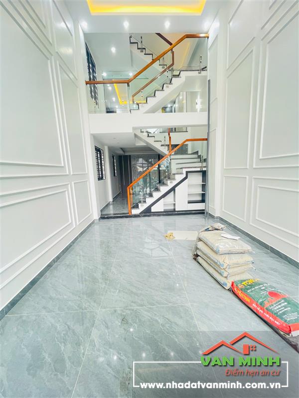 - Nhà view Hoàng Huy Commerce gần Aeon maill Hải Phòng  - Vị trí: mặt ngõ thông ô tô đỗ cửa hoặc để trong nhà. - Diện tích: 5