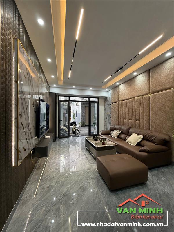 Bán Nhà 4 tầng thang máy , Tại Chợ Hàng Thông Hồ Sen oto đỗ cửa 