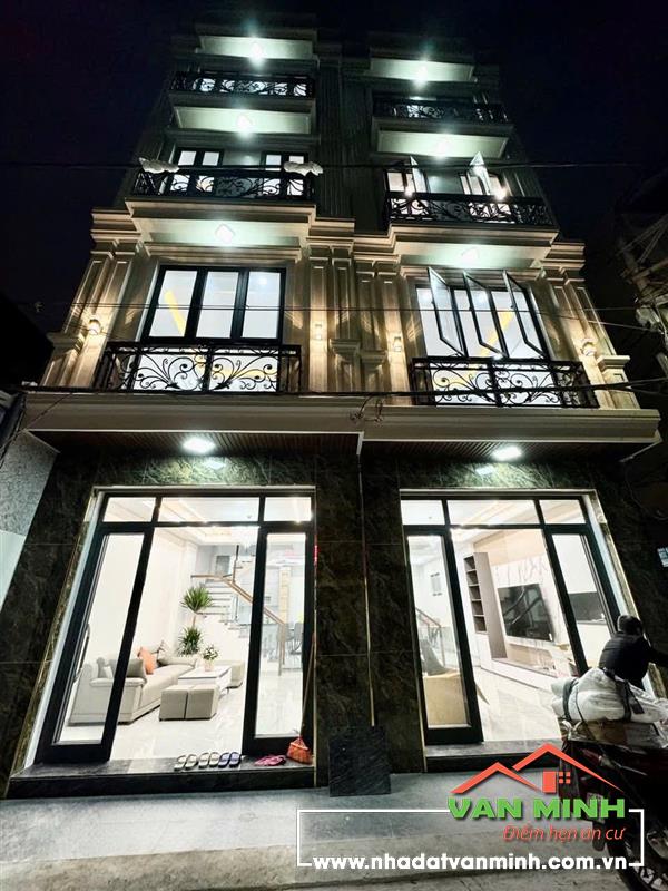 Chỉ còn 1 căn nhà xây mới từ móng phố Nguyễn Công Hoà - Hoàng Minh Thảo .  - Ngõ 5m – 2 ô tô tránh nhau, ô tô đỗ cửa 24/24  -