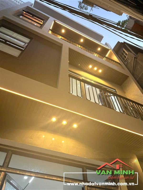 - Nhà ngõ nông Trần Nguyên Hãn Hải Phòng. - Dt: 42 đến 45m nhà xây độc lập 4 tầng vị trí cách đường Trần hãn 40m ngõ thông tắ