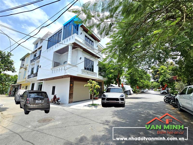 - BÁN NHÀ PHÂN LÔ KHÚC THỪA DỤ - Diện tích: 30m2 từ t2 đua văng 50m - Vị trí: 2 mặt đường oto đánh võng - Kết cấu: 3 tầng, 3 