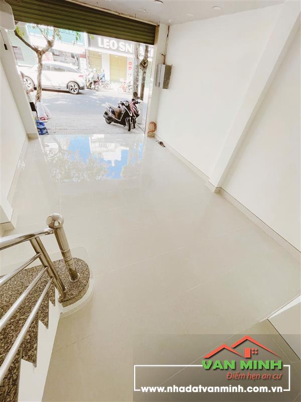 CHO THUÊ NHÀ MẶT TIỀN TRUNG TÂM Q3 CMT8 TPHCM