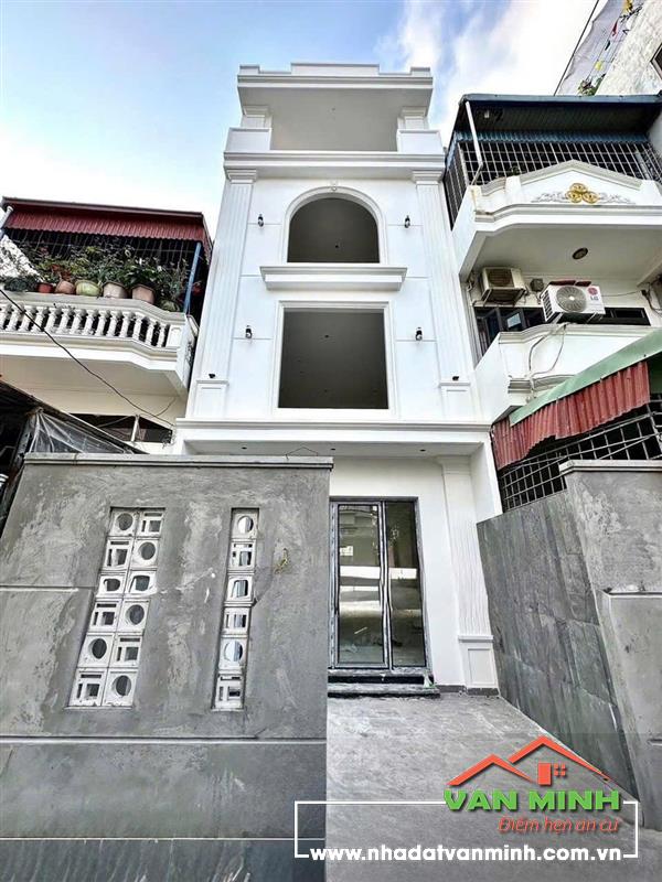 Nhà xây mới sân cổng ngõ oto tại Trần Nguyên Hãn