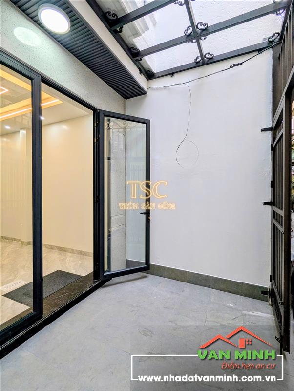 Bán nhà sân cổng Lương Khánh Thiện ngõ nông