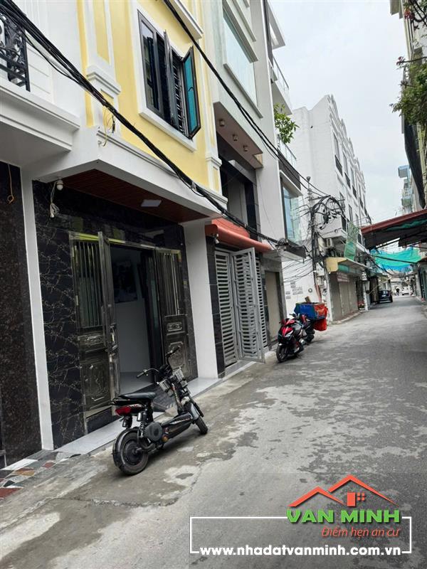 Tuyến 2 Thiên Lôi- ô tô đỗ cửa ngày đêm