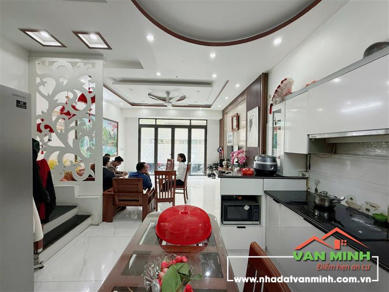 Bán Nhà Mặt Ngõ Lạch Oto qua- KD, Spa