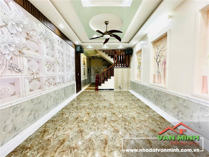 Bán nhà 4 tầng ô tô đỗ cửa phố Lạch Tray, Ngô Quyền, Hải Phòng