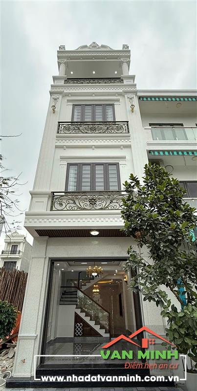 - NHÀ ĐẸP TĐC VINHOMES RIVERSIDE – HOA QUẢ HỒNG BÀNG HẢI PHÒNG.  -  Thông số:  Diện tích 40m2 hướng Đông Bắc -  Kết cấu 4 tần